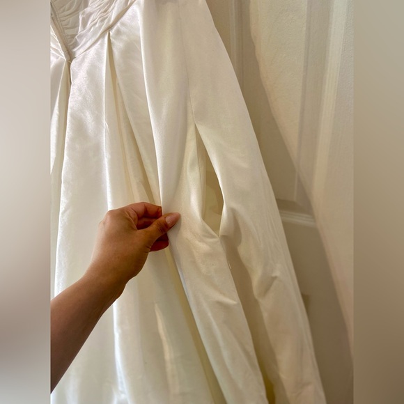 David’s Bridal Shantung Taffeta Sweetheart Strapless Wedding Ball Gown Dress - Picture 7 of 15